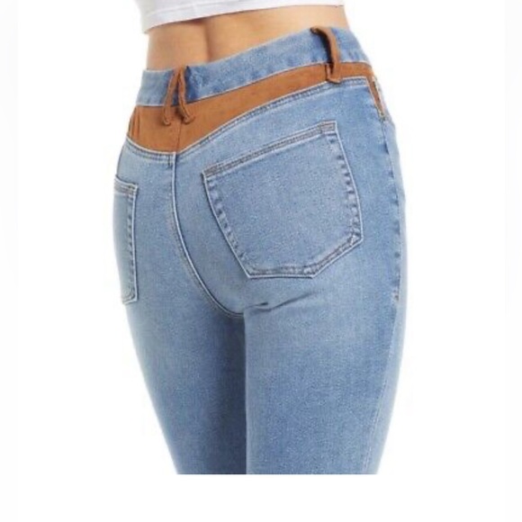 Good American Suede Mixing Skinny Jeans - Picture 3 of 12